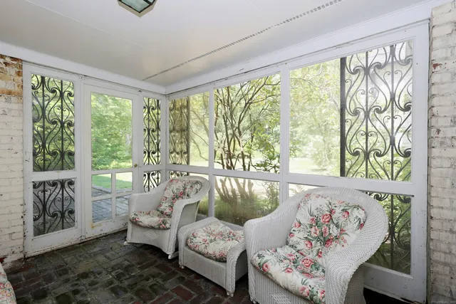 $1,599,000 | 33 Peaceable Street, Redding, CT 06896