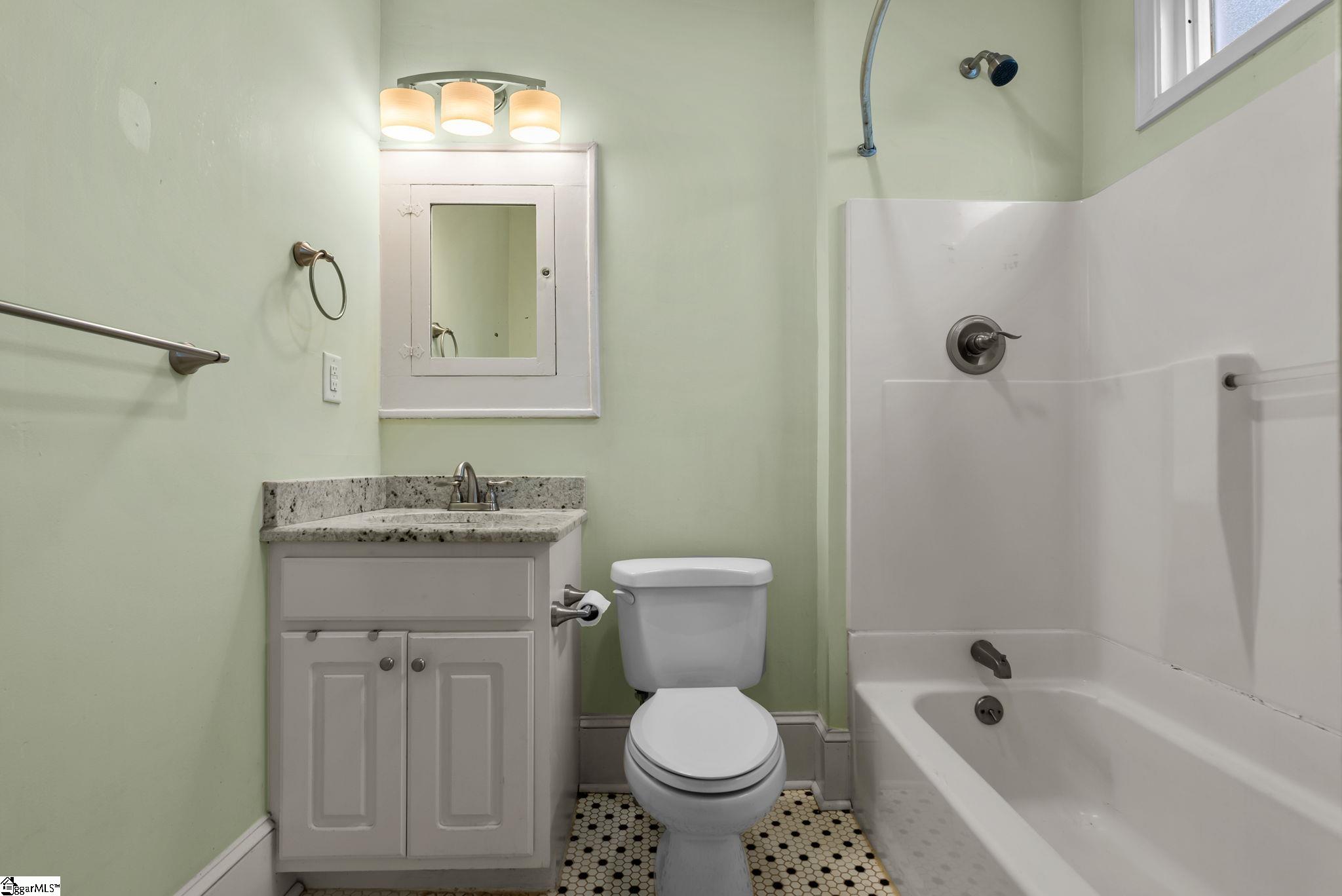 12 Underwood Avenue Greenville, SC 29607 - Photo 2 of 38