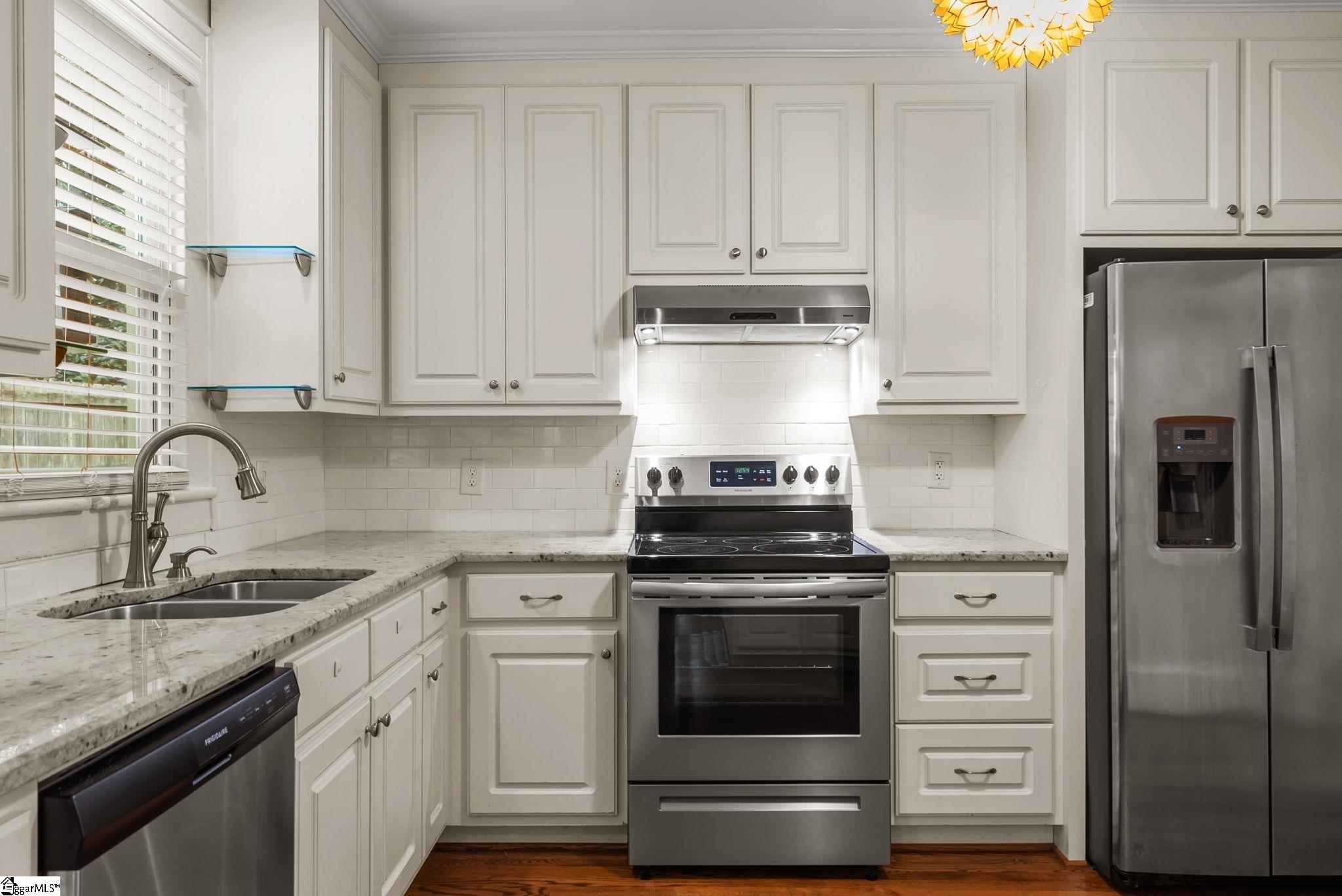 12 Underwood Avenue Greenville, SC 29607 - Photo 24 of 38