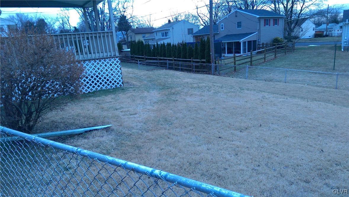 1561 Rudolph Drive Bethlehem, PA 18018 - Photo 2 of 9 Gallery Image 2