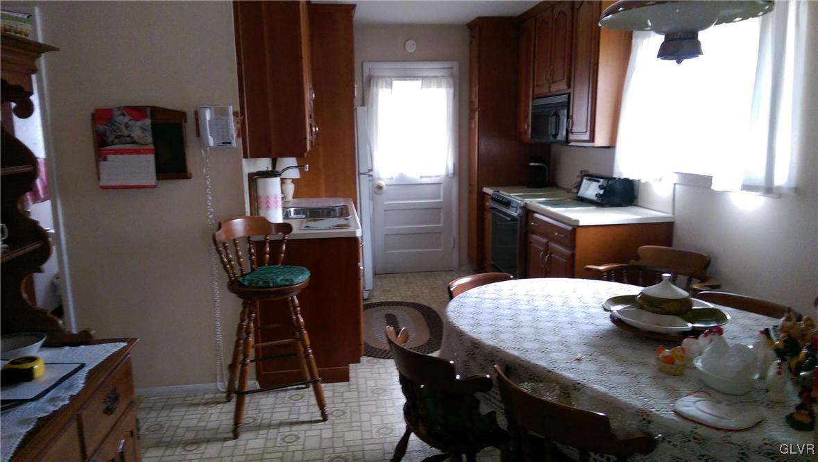 1561 Rudolph Drive Bethlehem, PA 18018 - Photo 3 of 9 Gallery Image 3