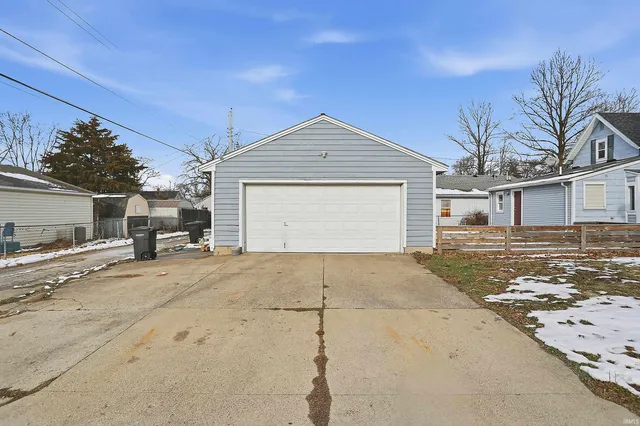 $209,900 | 220 Hickory Street, Lafayette, IN 47905