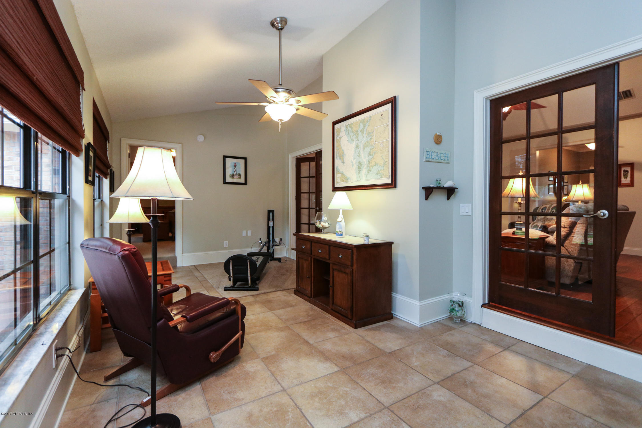 3141 Nautilus Road Middleburg, FL 32068 - Photo 21 of 43 a living room with furniture