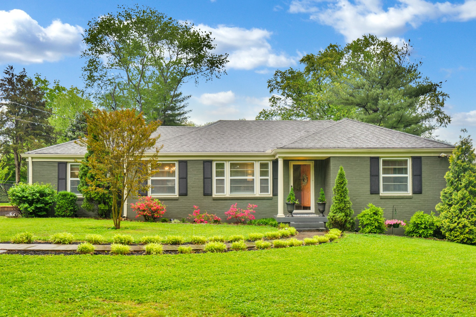 135 Spring Valley Road Nashville, TN 37214 - Photo 1 of 26 Gallery Image 1