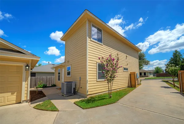 $1,795 | 18100 Belfry Pass, Manor, TX 78653