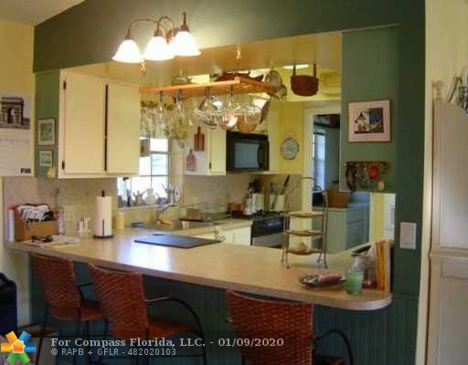 5911 Southwest 195th Terrace Southwest Ranches, FL 33332 - Photo 5 of 8 Kitchen