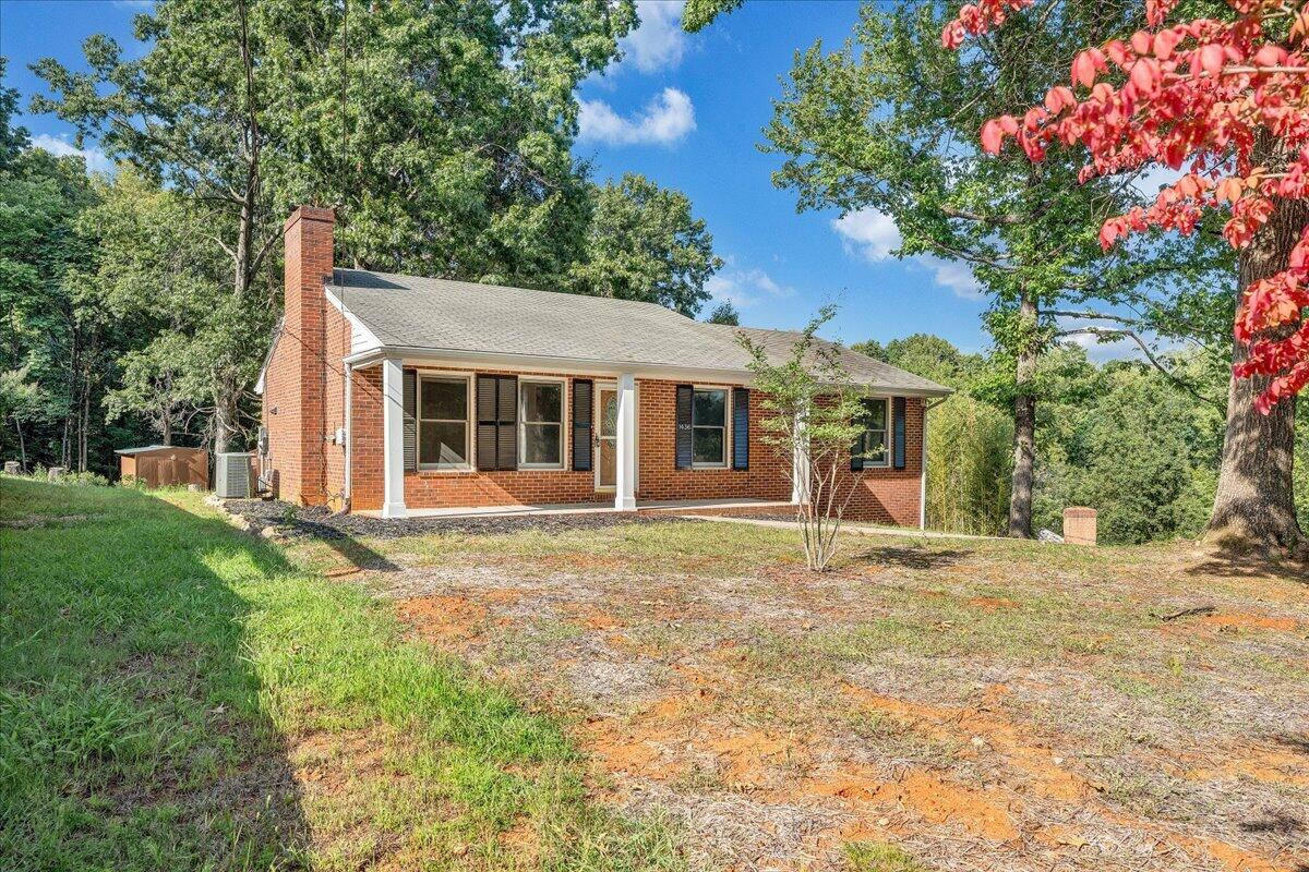 1436 Mountain Pass Road Blue Ridge, VA 24064 - Photo 2 of 35 36-MIB00998