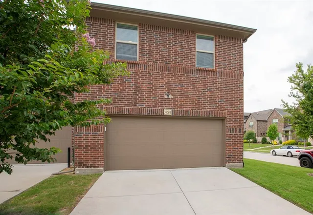 $2,825 | 3928 Cresthill Drive, McKinney, TX 75070