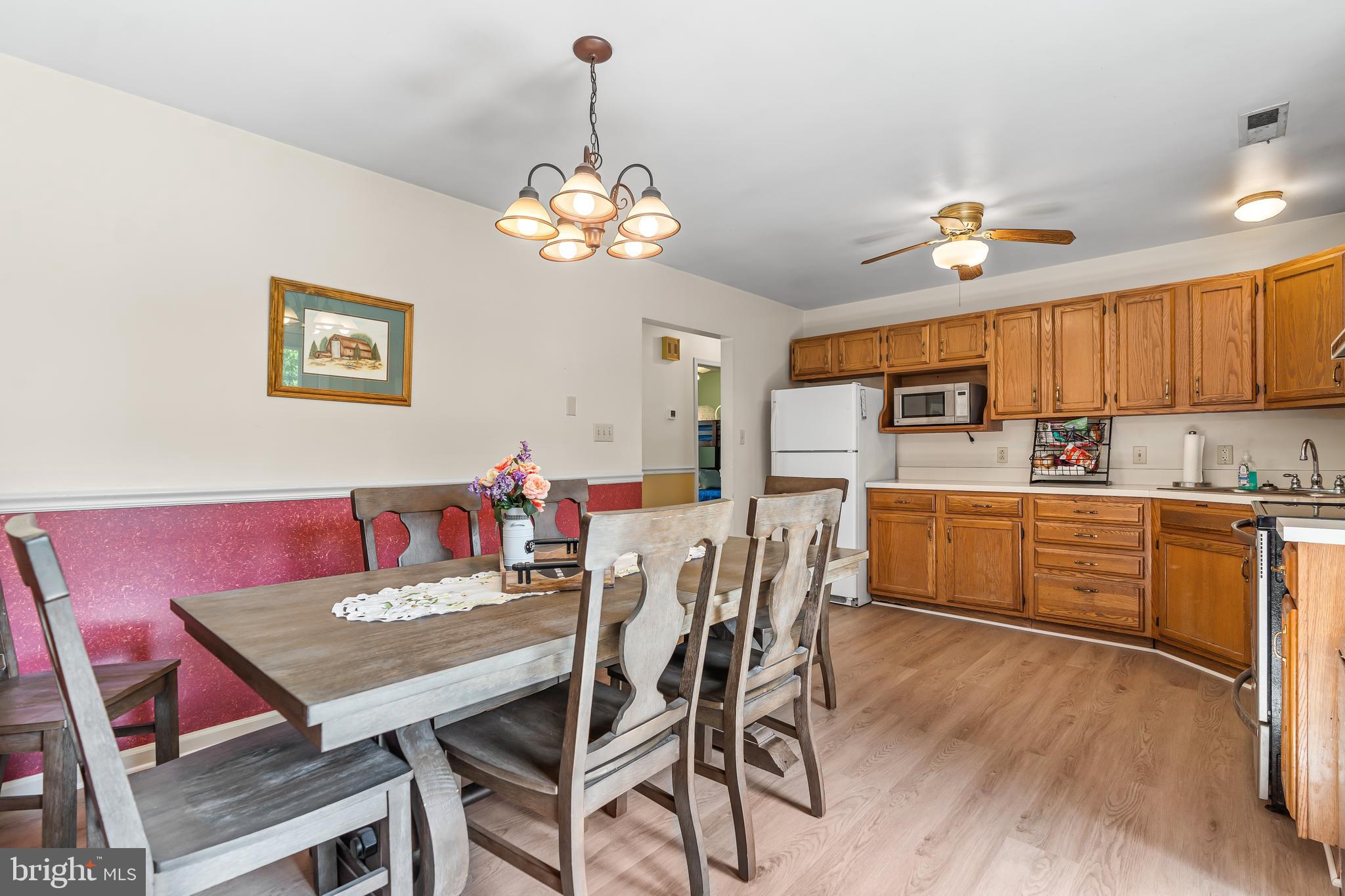 14433 Hicksville Road Clear Spring, MD 21722 - Photo 29 of 69 Dining space