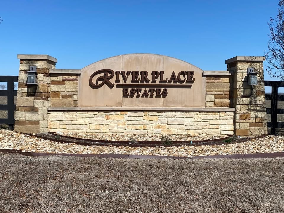 105 River Valley Drive Georgetown, TX 78626 - Photo 29 of 29 a view of a sign board