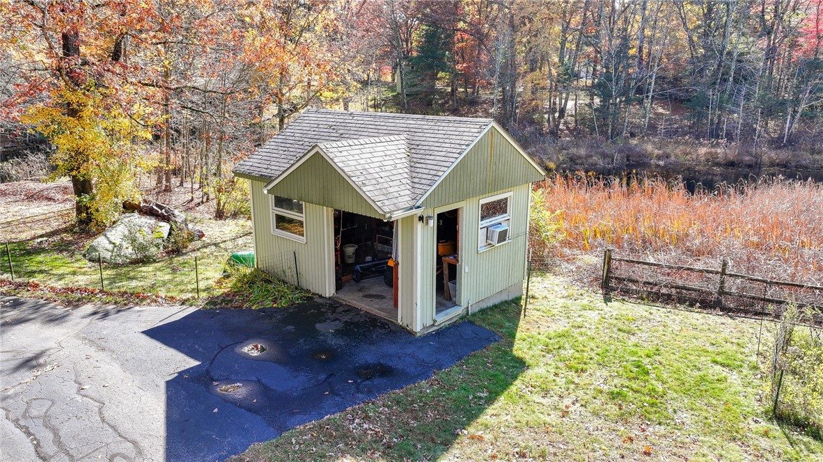 711 Black Plain Road North Smithfield, RI 02896 - Photo 8 of 33 Gallery Image 8