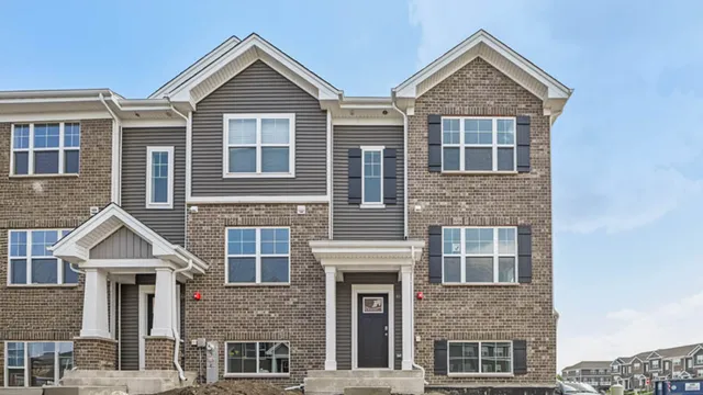 $379,990 | 6365 Ulster Drive, Tinley Park, IL 60477