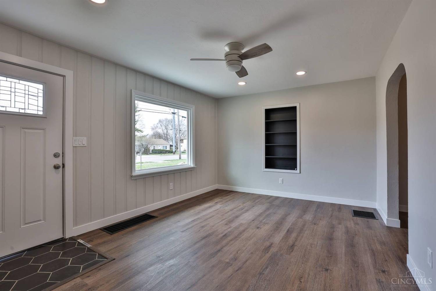 3013 Yankee Road Middletown, OH 45044 - Photo 4 of 33 New LVP flooring
