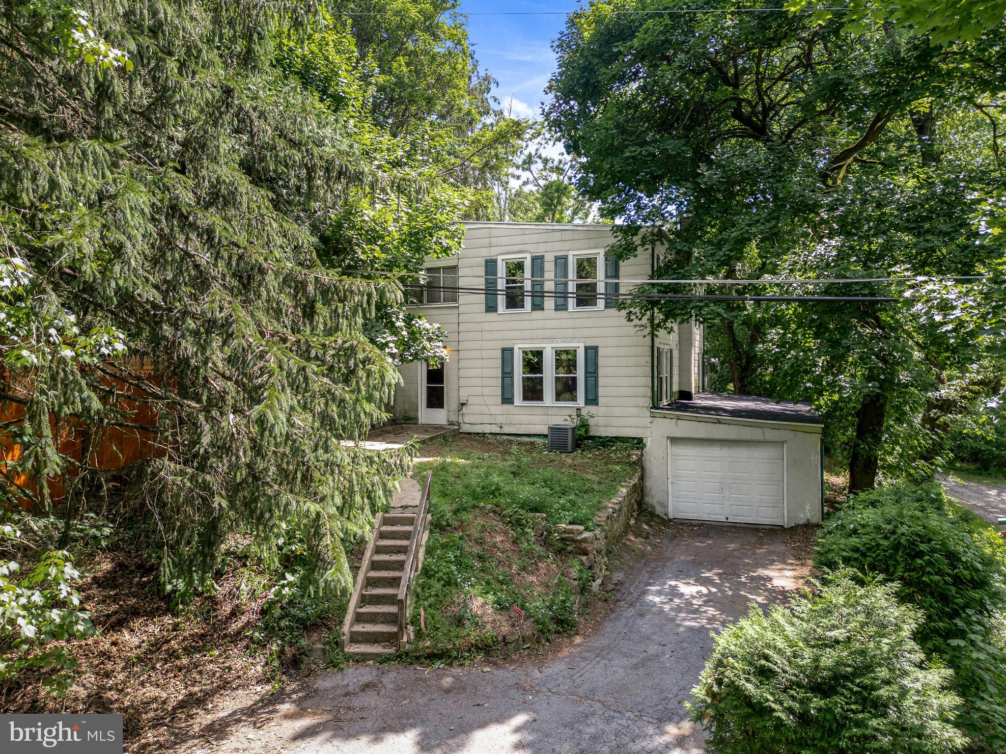 108 Poplar Road Fleetwood, PA 19522 - Photo 2 of 46 Front view