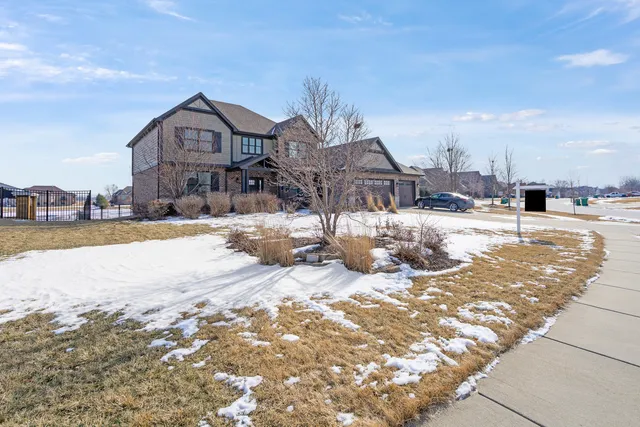 $725,000 | 24035 Bay To Bay Boulevard, Manhattan, IL 60442