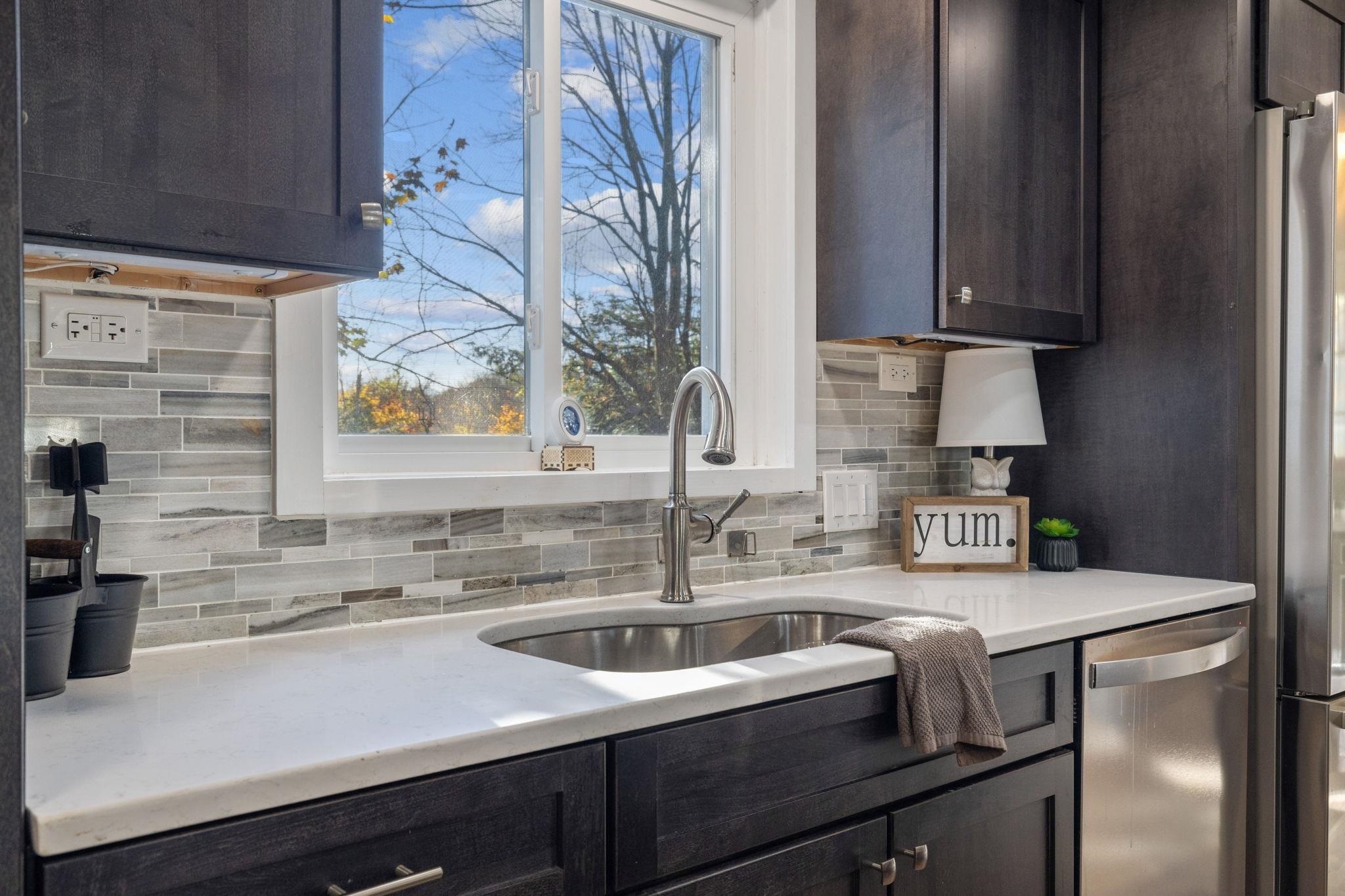 39 Cate Street Epping, NH 03042 - Photo 3 of 35