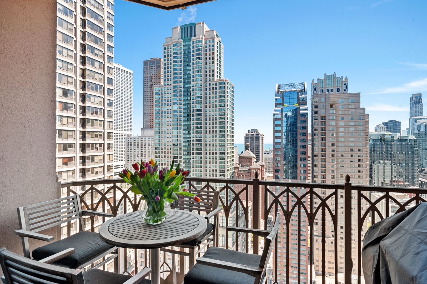 21 East Huron Street, Unit 3305 Chicago, IL 60611 - Photo 13 of 31