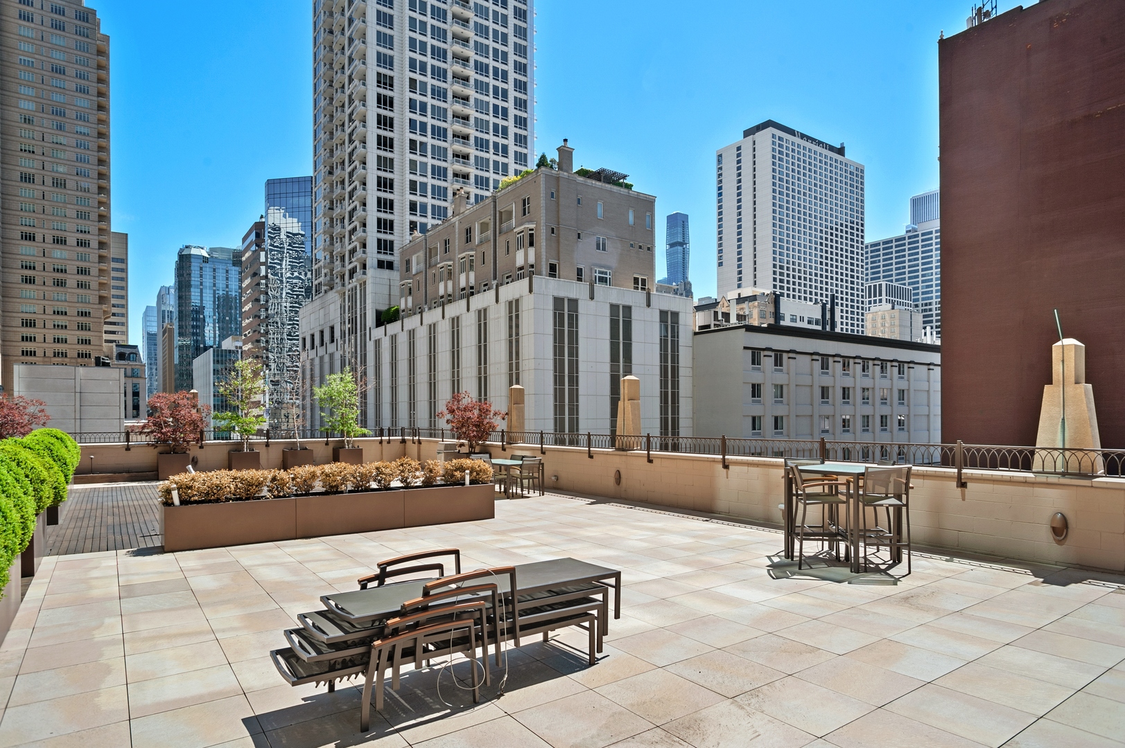 21 East Huron Street, Unit 3305 Chicago, IL 60611 - Photo 29 of 31