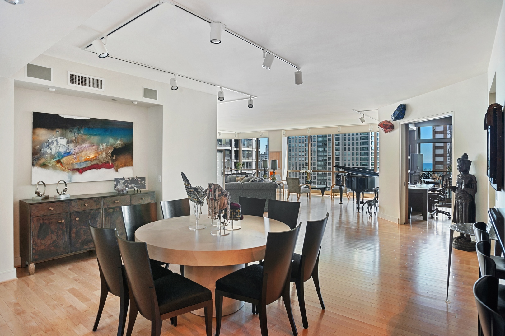 21 East Huron Street, Unit 3305 Chicago, IL 60611 - Photo 8 of 31