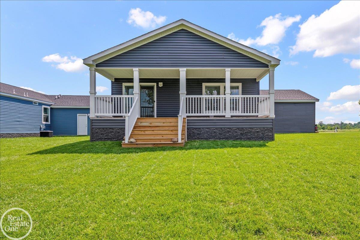 184 Riviera Drive Lapeer, MI 48446 - Photo 25 of 35 50214279-cdec3bfc-7ddd-48f9-8a1f-f80caa3ba901.JPG