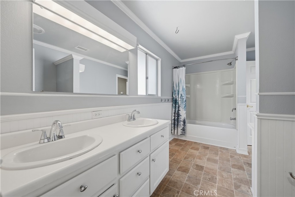 717 Porter Street Fallbrook, CA 92028 - Photo 46 of 55 Secondary Bathroom