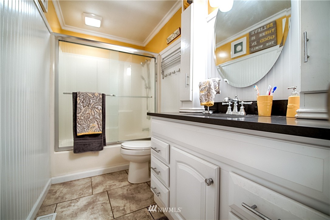 17405 Southeast 142nd Street Renton, WA 98059 - Photo 16 of 25