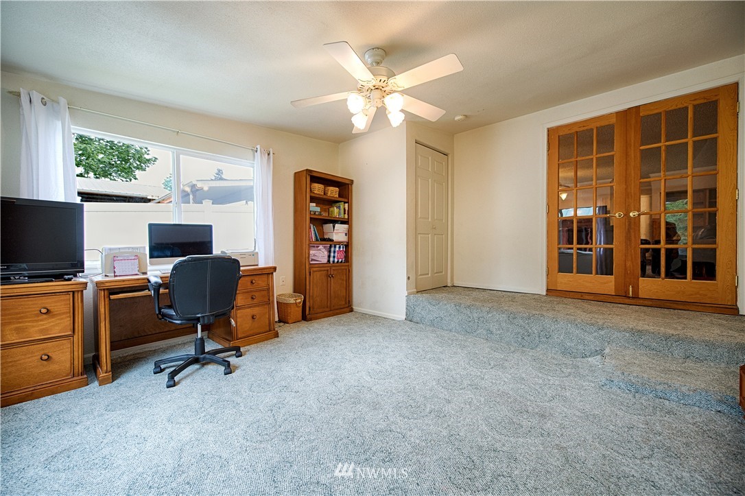 17405 Southeast 142nd Street Renton, WA 98059 - Photo 18 of 25
