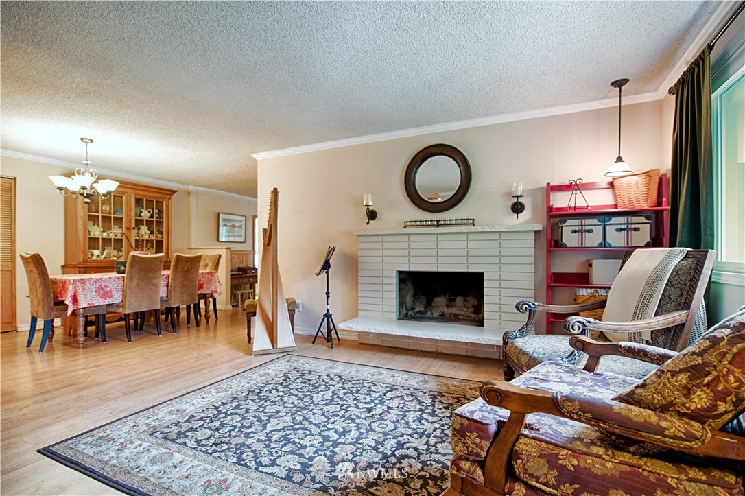 17405 Southeast 142nd Street Renton, WA 98059 - Photo 4 of 25