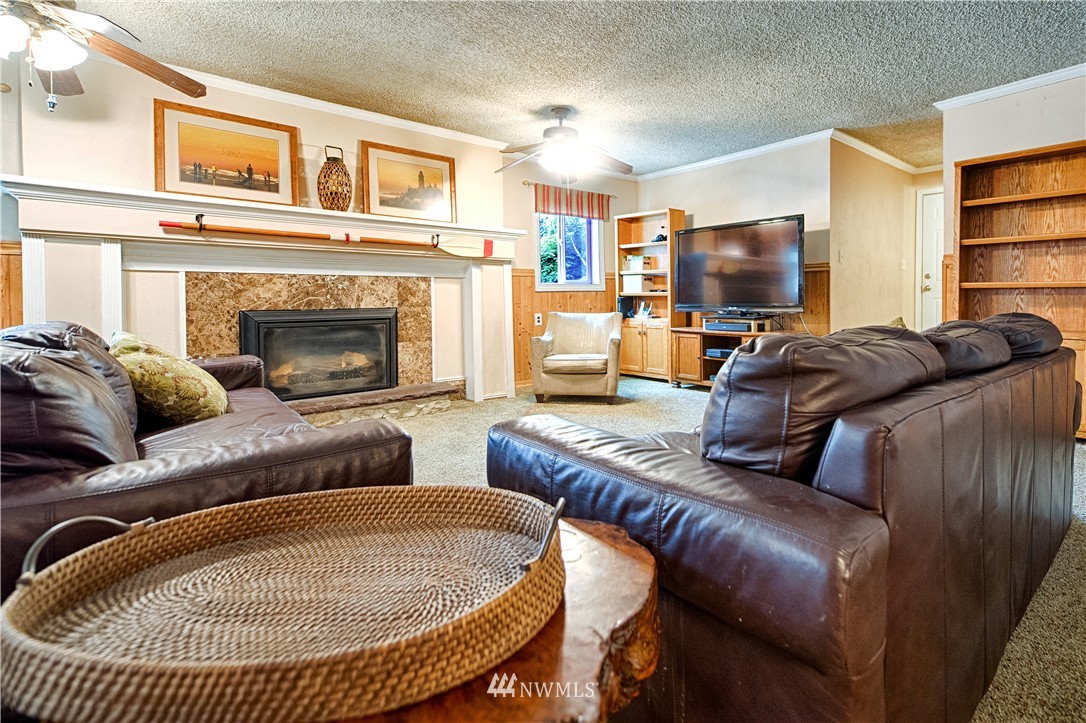 17405 Southeast 142nd Street Renton, WA 98059 - Photo 9 of 25