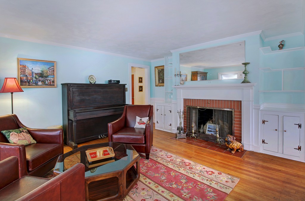 87 Pond Plain Road Westwood, MA 02090 - Photo 4 of 24 Gallery Image 4