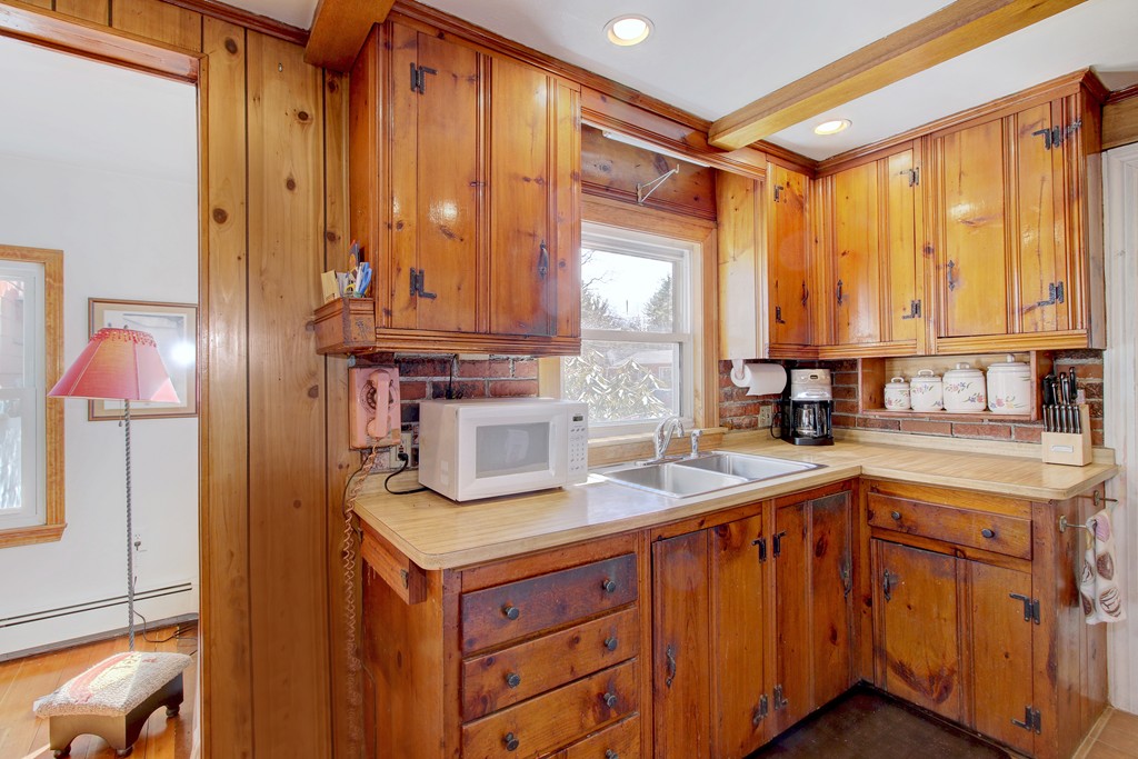 87 Pond Plain Road Westwood, MA 02090 - Photo 8 of 24 Gallery Image 8