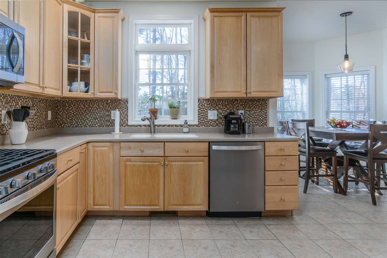 25 Edinburgh Road Windham, NH 03087 - Photo 2 of 27