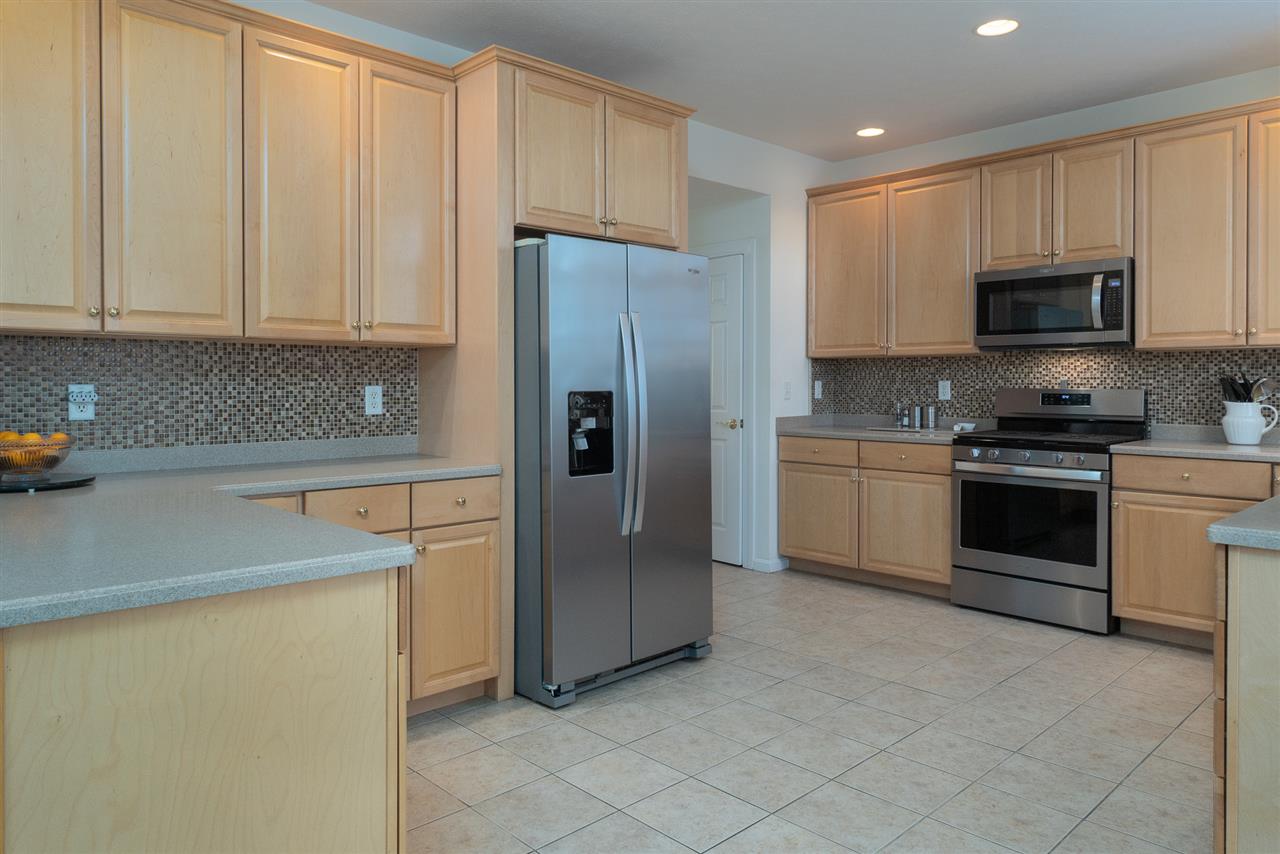 25 Edinburgh Road Windham, NH 03087 - Photo 3 of 27
