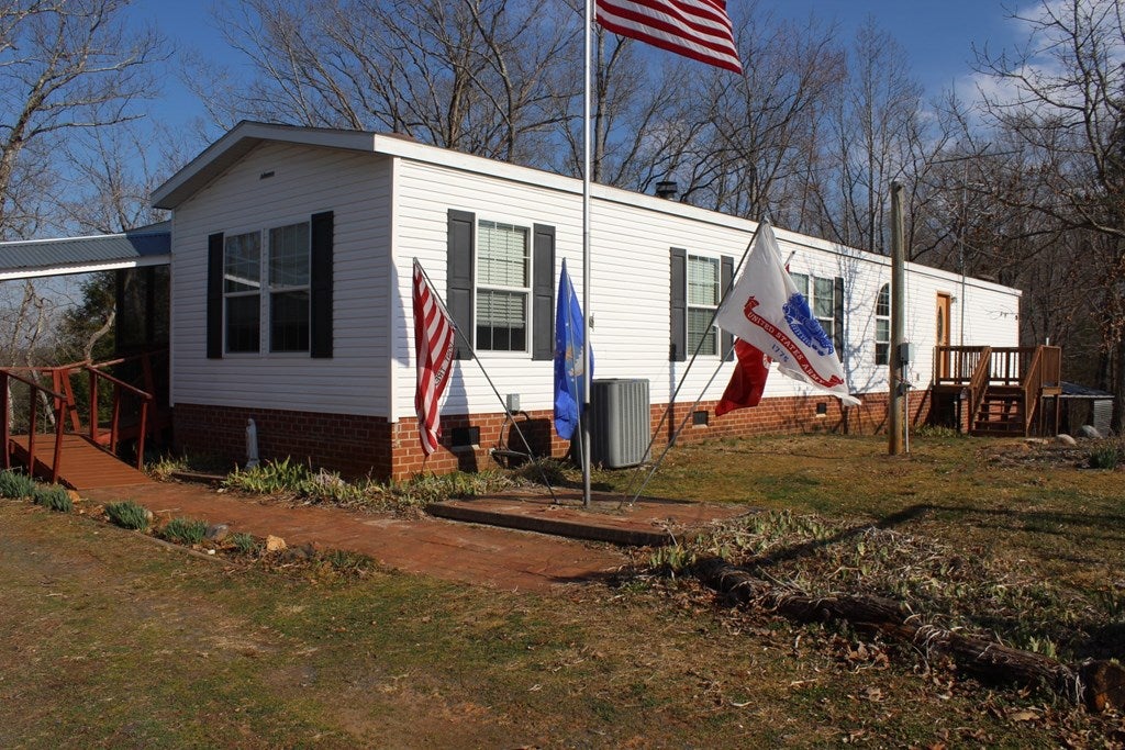 2105 Banton Shop Road Dillwyn, VA 23936 - Photo 4 of 39 Gallery Image 4