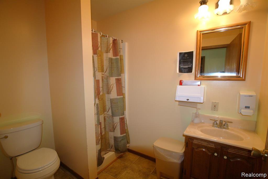351 South Bay Mid County Line Road Midland, MI 48642 - Photo 16 of 46