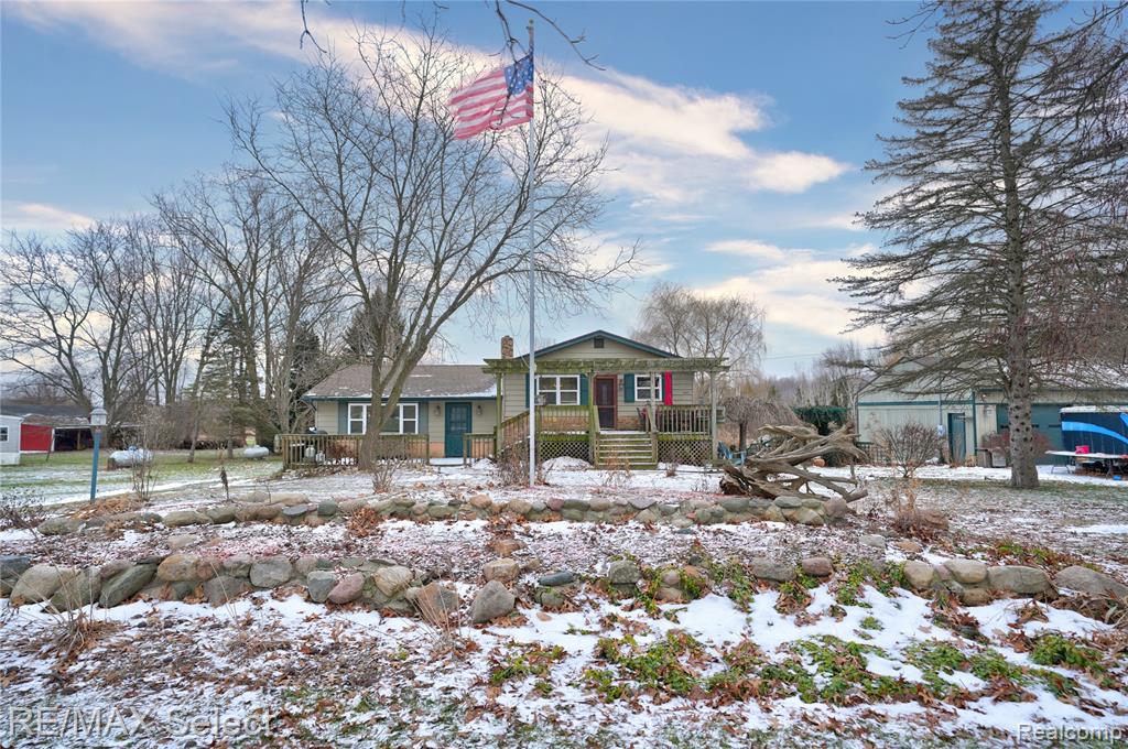 2690 Winegar Road Bancroft, MI 48414 - Photo 3 of 27