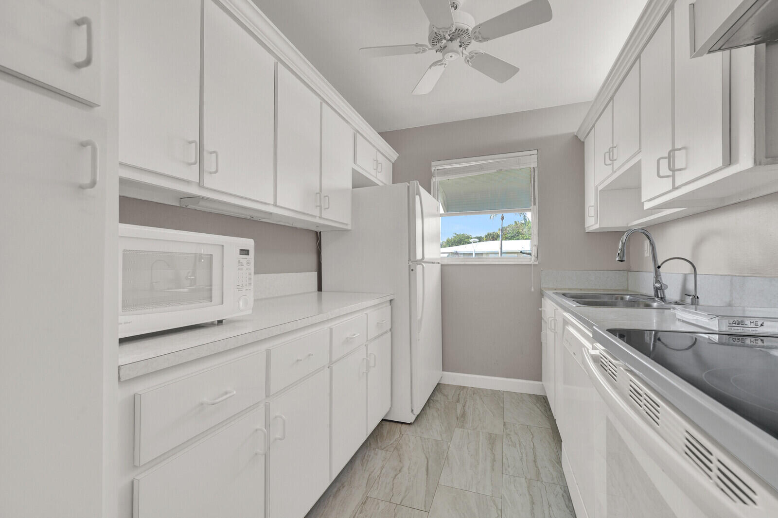 185 High Point Terrace East, Unit B Delray Beach, FL 33445 - Photo 6 of 22 11_Image_11_mls