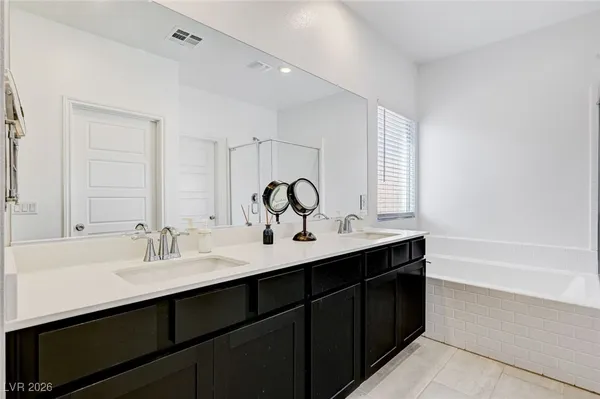 $2,895 | 3791 McLeod Drive, Las Vegas, NV 89121