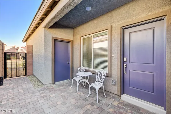 $2,895 | 3791 McLeod Drive, Las Vegas, NV 89121