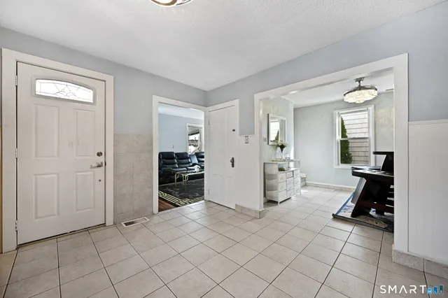 a view of a storage & utility room