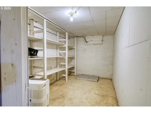 $775,000 | 27001 Northwest St Helens Road, Scappoose, OR 97056