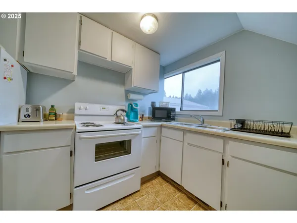 $775,000 | 27001 Northwest St Helens Road, Scappoose, OR 97056