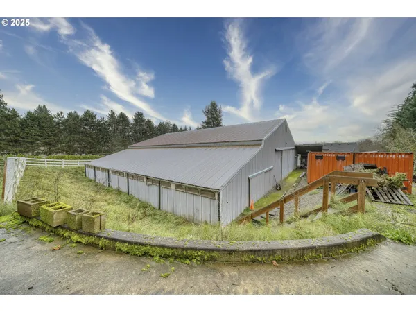$775,000 | 27001 Northwest St Helens Road, Scappoose, OR 97056
