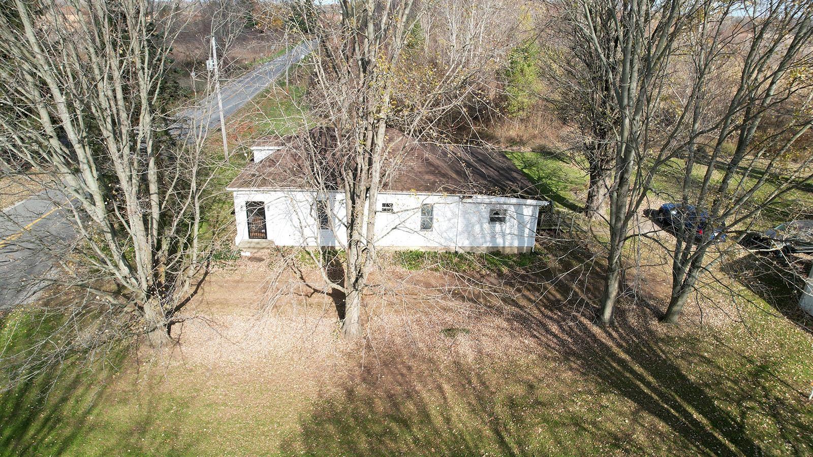 8912 Aboite Road Roanoke, IN 46783 - Photo 4 of 32 Gallery Image 4