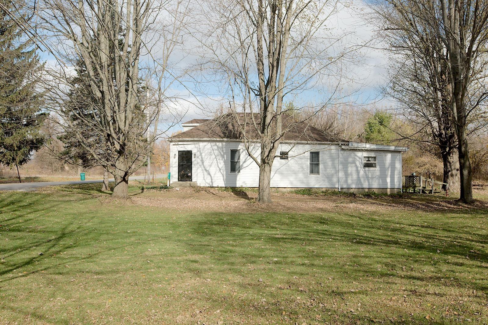 8912 Aboite Road Roanoke, IN 46783 - Photo 8 of 32 Gallery Image 8