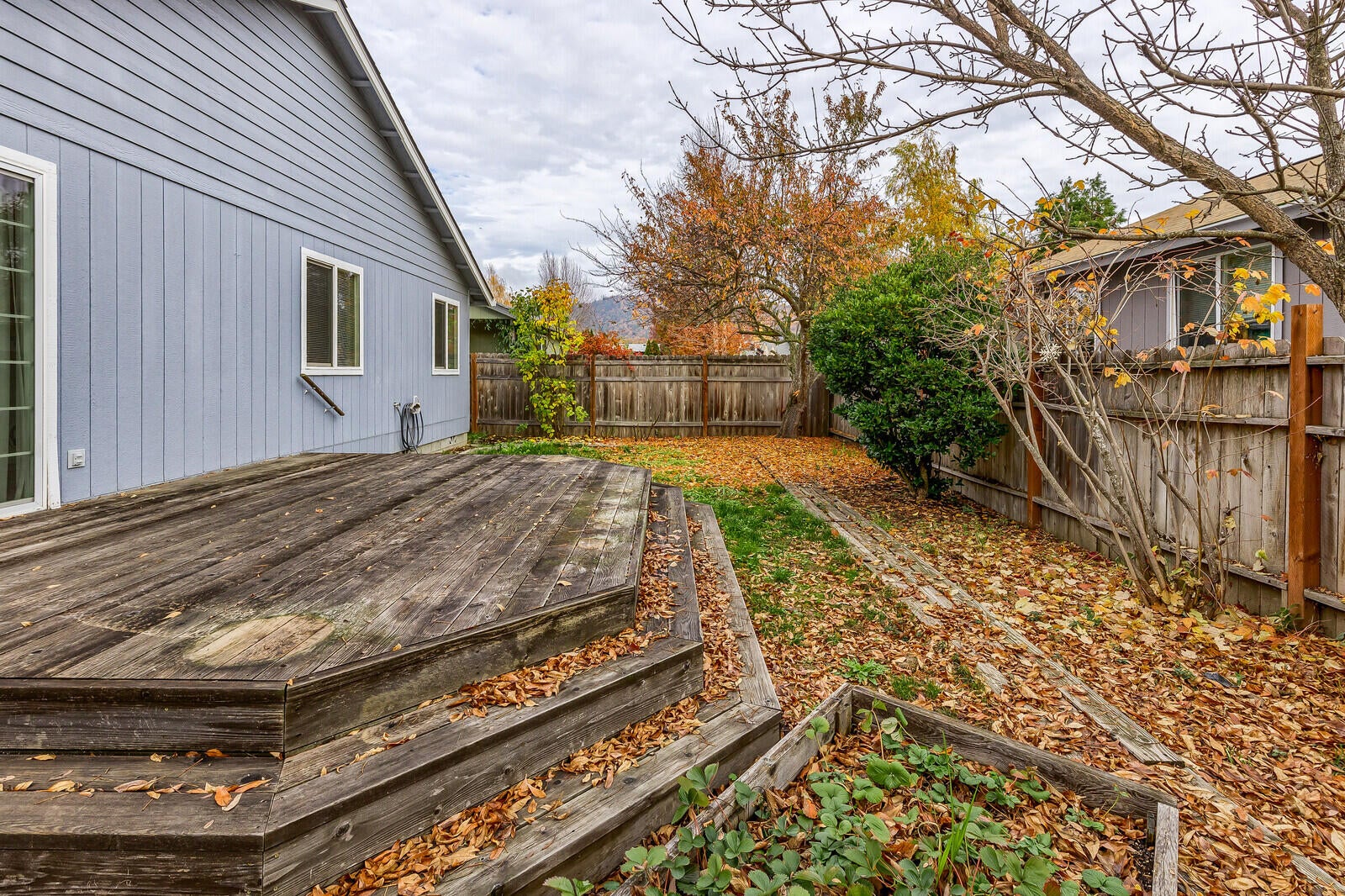 641 Southwest Balsam Road Grants Pass, OR 97526 - Photo 21 of 28 Deck!