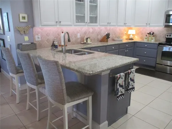 $2,300 | 2211 Oakley Green Drive, Sun City Center, FL 33573