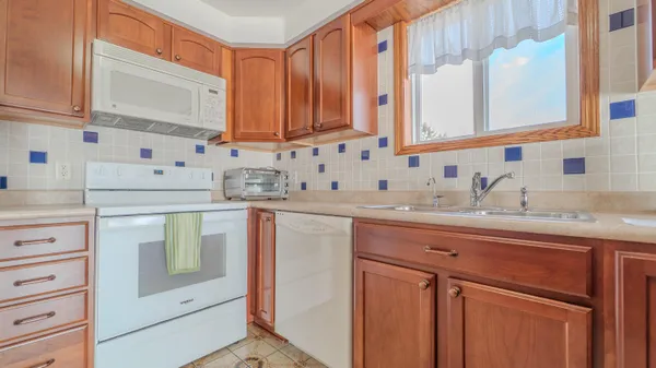 $369,900 | 8121 Lakeshore Drive, Unit 6, Cedar Lake, IN 46303