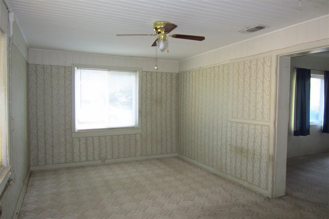 508 Pelham Road Pensacola, FL 32507 - Photo 3 of 22 Open to LR & privacy door to back hall
