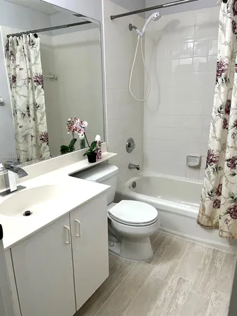$4,400 | 11210 Northwest 73rd Terrace, Unit 11210, Doral, FL 33178